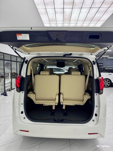 ALPHARD 2016