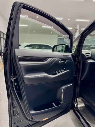 Alphard 2019