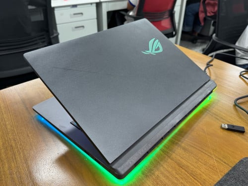 ASUS ROG STRIX G18 RTX 5070ti នៅធានាជិត2ឆ្នាំ