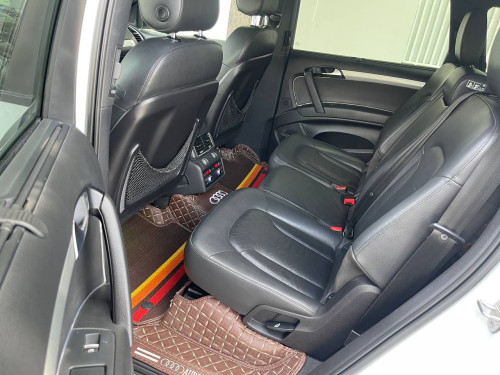 Audi Q7 2013 ម្ចាស់ដេីមខ្លាញ់គោទឹកថ្នាំហ្សុីនមួយជុំ
