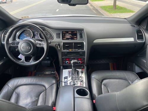 Audi Q7 2013 ម្ចាស់ដេីមខ្លាញ់គោទឹកថ្នាំហ្សុីនមួយជុំ