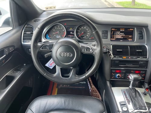 Audi Q7 2013 ម្ចាស់ដេីមខ្លាញ់គោទឹកថ្នាំហ្សុីនមួយជុំ