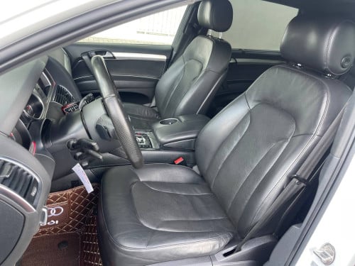 Audi Q7 2013 ម្ចាស់ដេីមខ្លាញ់គោទឹកថ្នាំហ្សុីនមួយជុំ