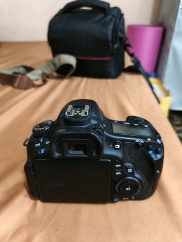 Cannon 250D ម្ចាស់កុនលុយលក់បន្ទាន់