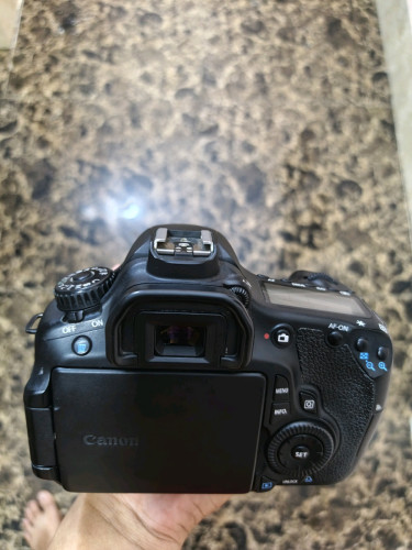 Cannon 250D ម្ចាស់កុនលុយលក់បន្ទាន់