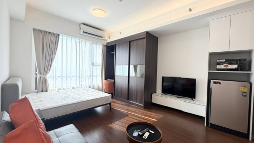 Condominium studio room for rent at BKK