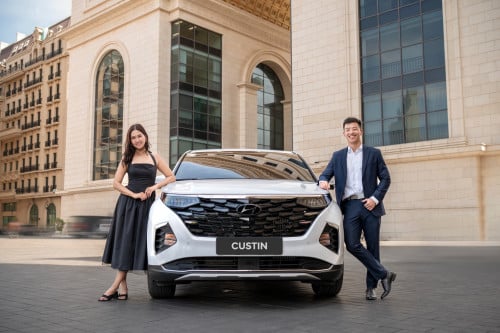 Custin 7កៅអី VIP