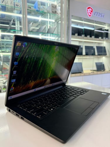 Dell Latitude 7400CPU : i7-8665URam : 8GB DDR4HDD : M.2 256GB Display : 14”Touchscreen