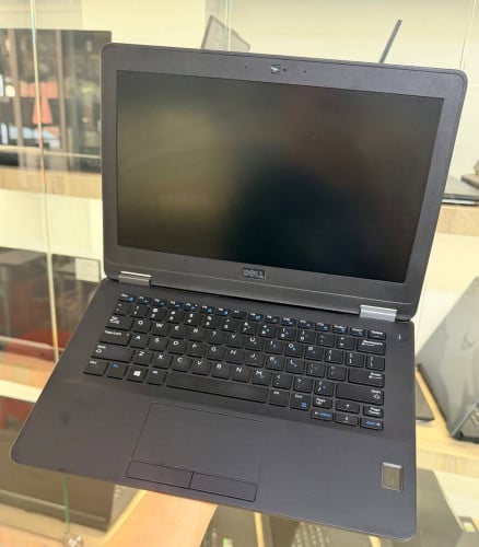 Dell Latitude E7270Core i5-6thRam : 8GB / HDD : 256GB