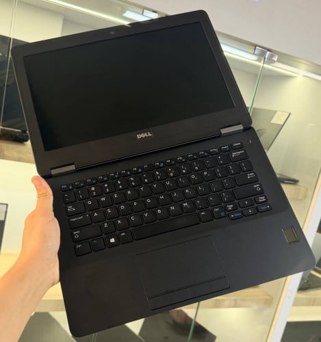 Dell Latitude E7270Core i5-6thRam : 8GB / HDD : 256GB