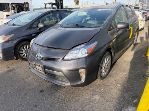 ETA ថ្ងៃ19 ខែ06 2026 Prius2014 Plug In opt4 ពណ័ប្រផេះ កៅអីចុច ពូកស្បែក ចង្កូតស្បែក មានស្លាយកុងទ័រ