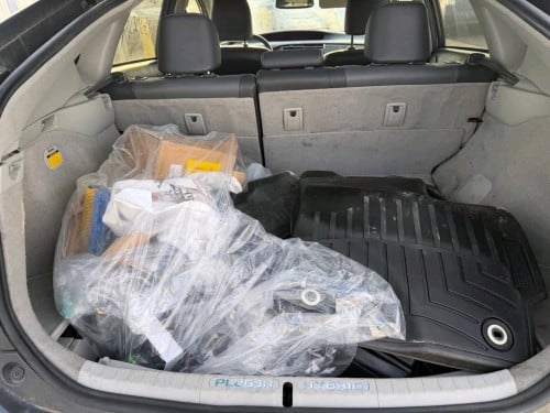 ETA ថ្ងៃ19 ខែ06 2026 Prius2014 Plug In opt4 ពណ័ប្រផេះ កៅអីចុច ពូកស្បែក ចង្កូតស្បែក មានស្លាយកុងទ័រ