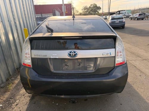 ETA ថ្ងៃ19 ខែ06 2026 Prius2014 Plug In opt4 ពណ័ប្រផេះ កៅអីចុច ពូកស្បែក ចង្កូតស្បែក មានស្លាយកុងទ័រ