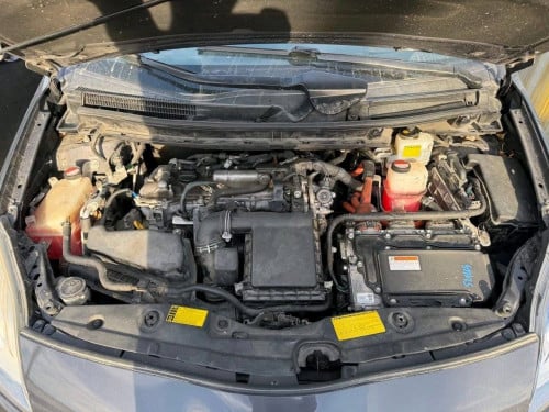 ETA ថ្ងៃ19 ខែ06 2026 Prius2014 Plug In opt4 ពណ័ប្រផេះ កៅអីចុច ពូកស្បែក ចង្កូតស្បែក មានស្លាយកុងទ័រ