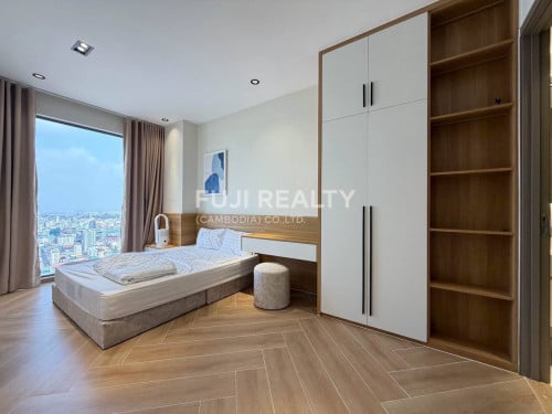 For Sale: Superb Fully Decorated 3bedrooms with 3bathrooms at Time Square 5