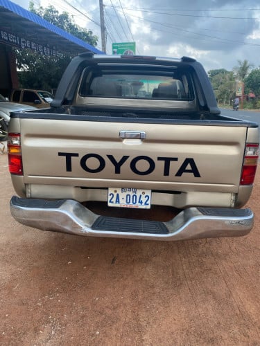 Hilux 2004 ម៉ាស៊ូតលេខដៃប៉ុង១