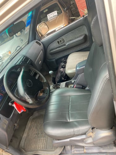 Hilux 2004 ម៉ាស៊ូតលេខដៃប៉ុង១