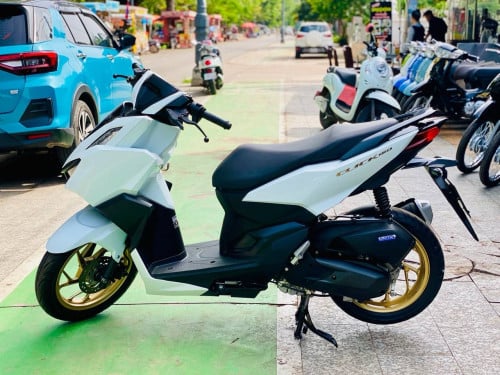 Honda Click 024 ស្លាកលេខ  ខ្ចី ទាំងម្ដង