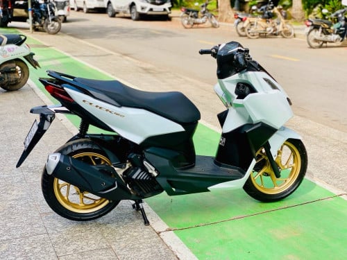 Honda Click 024 ស្លាកលេខ  ខ្ចី ទាំងម្ដង