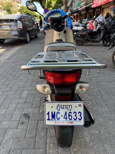 HONDA CUB 600$ , 50cc , 2010 , Japan have lD card