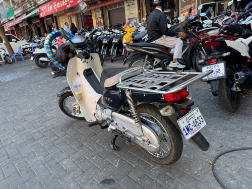 HONDA CUB  600$ , 50cc , 2010 , Japan have lD card