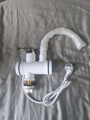 Hot and cold water mixture tap