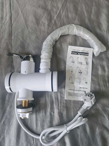 Hot and cold water mixture tap