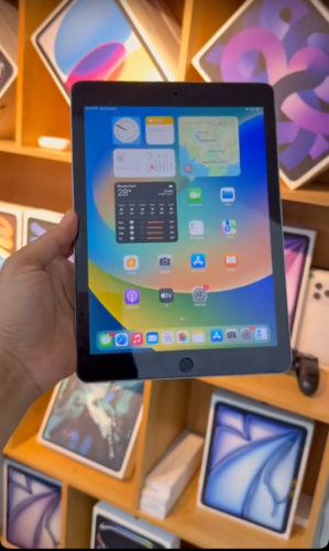 I pad pro9.7 128g wifi only 120$