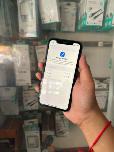 iPhone 11 CH 128G អេក្រង់សុីន អត់ស្គេន សំបកស្អាតល្មមប្រេី បងបងត្រូវការ អាចសាកសួរបានណា តម្លៃតែ 88$ទេ