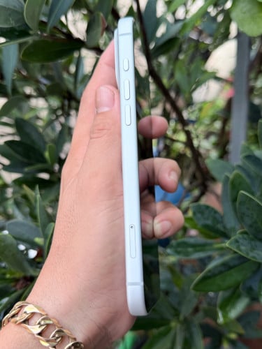 iPhone 17 pm ស្អាតដូចថ្មី 256G ZA ថ្ម100% សាកថ្មបាន65ដងមានប្រអប់ខ្សែហ្សុីន