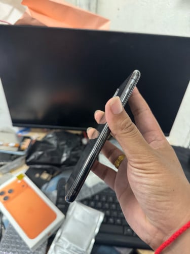 iPhone X 65G សានុំសុីន ស្អាតល្មមប្រេីបងបង