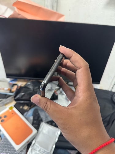 iPhone X 65G សានុំសុីន ស្អាតល្មមប្រេីបងបង