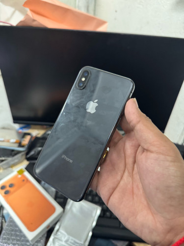 iPhone X 65G សានុំសុីន ស្អាតល្មមប្រេីបងបង