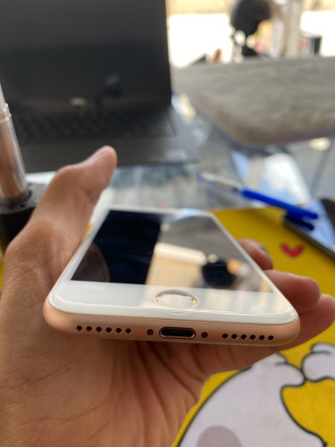 iphone8 ធានា100%អេក្រង់សុីន​ មានស្គេន