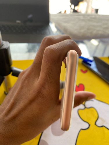 iphone8 ធានា100%អេក្រង់សុីន​ មានស្គេន