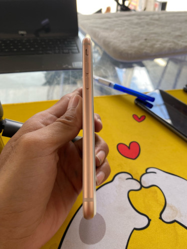 iphone8 ធានា100%អេក្រង់សុីន​ មានស្គេន