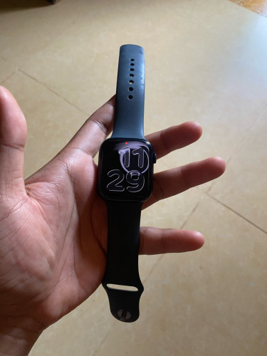 Iwatch zin series 7 45mm ត្រូវទឹកបាន