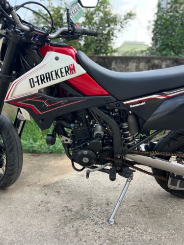 Kawasaki D.TRACK250x ក្រដាស់ពន្ទ ម៉ូតូឃ្លាំងជប៉ុន ប្រើប៊ីក