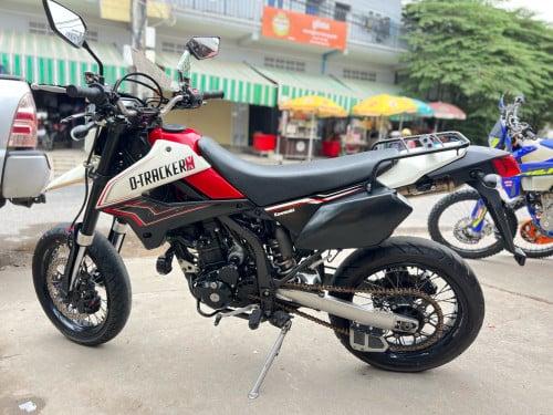 Kawasaki D.TRACK250x ក្រដាស់ពន្ទ ម៉ូតូឃ្លាំងជប៉ុន ប្រើប៊ីក