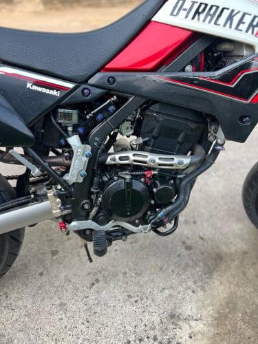 Kawasaki D.TRACK250x ក្រដាស់ពន្ទ ម៉ូតូឃ្លាំងជប៉ុន ប្រើប៊ីក
