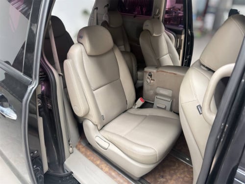 Kia Carnival 11កៅអី ម៉ាស៊ូត 2016