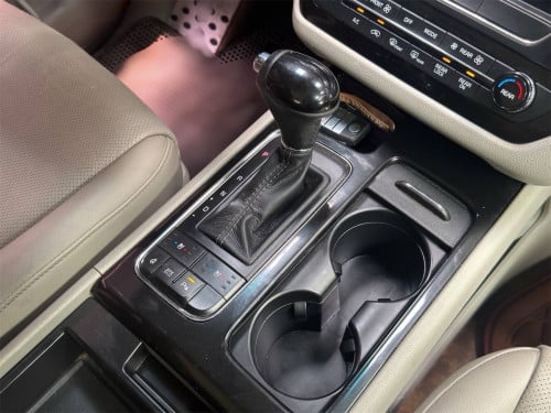 Kia Carnival 11កៅអី ម៉ាស៊ូត 2016