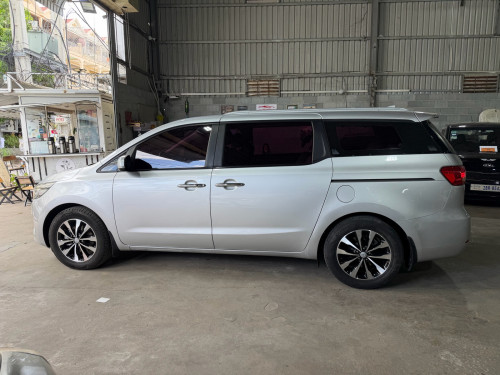 Kia Carnival 2015 ទ្វារអូតូ 2សន្លឹក