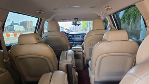 Kia carnival 2015 ក្នុងលឿង អូតូទ្វា2