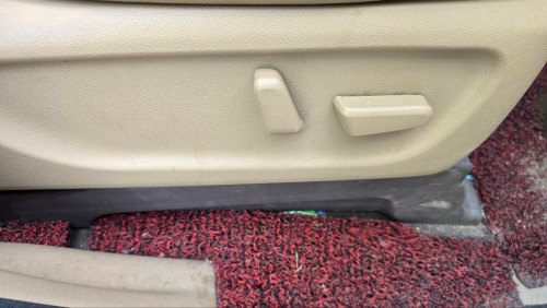 Kia carnival 2015 ក្នុងលឿង អូតូទ្វា2