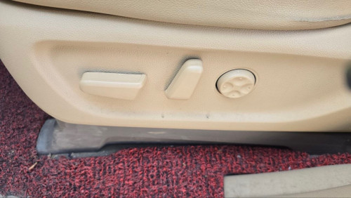 Kia carnival 2015 ក្នុងលឿង អូតូទ្វា2