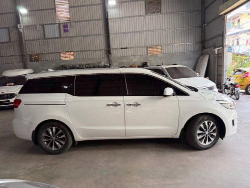 Kia Carnival 2017 Full Option