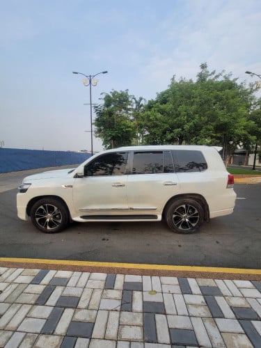 Land Cruiser 09 upgraded 021