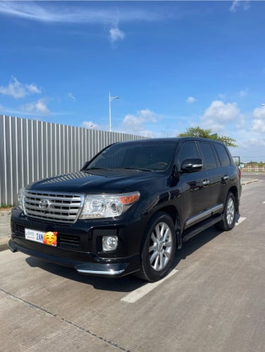 Land Cruiser 2013 V8 VIP Full Option ម្ចាស់ដើមទី1