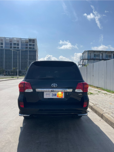 Land Cruiser 2013 V8 VIP Full Option ម្ចាស់ដើមទី1